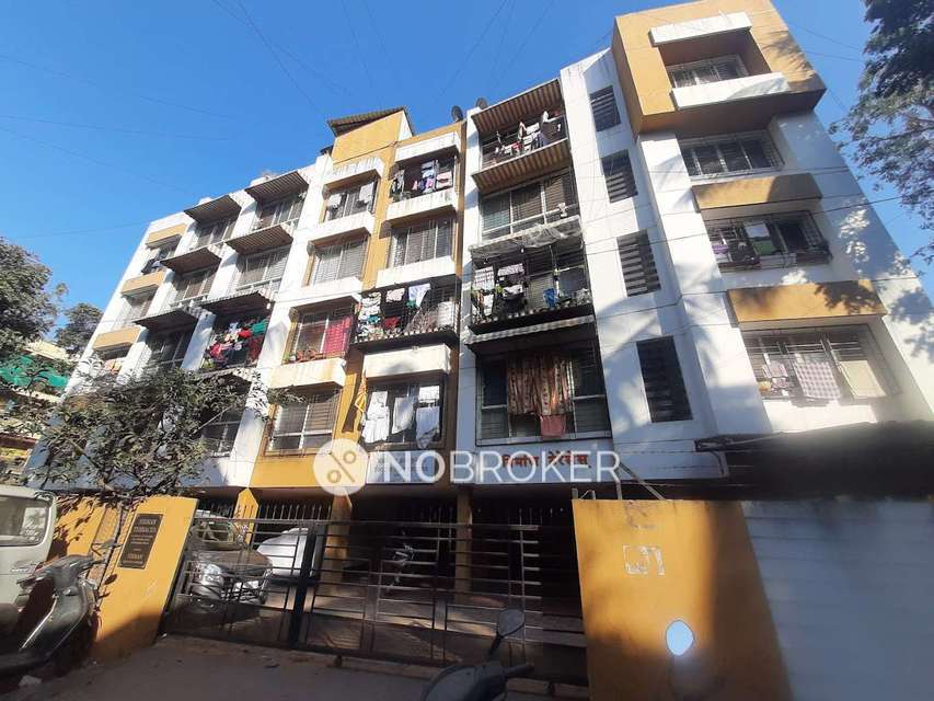 Shared Room for Male In 1 BHK  In Apartment In Karvenagar , Hinge Home Colony