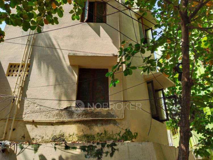 1 BHK Flat In Two Floor for Rent  In Rto Thiruvanmiyur