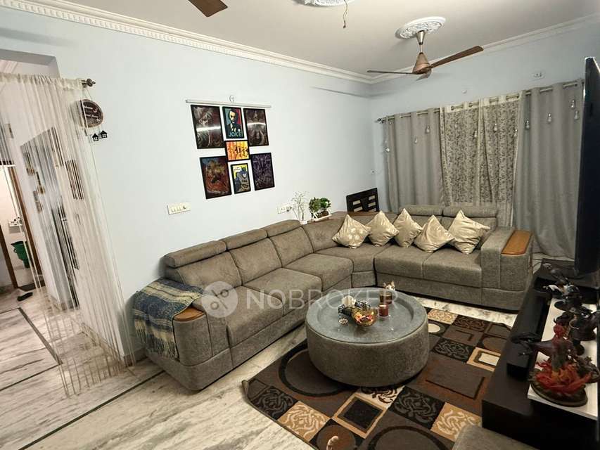 Single Room for Female In 2 BHK  In Vishal Homes In Mahadevapura