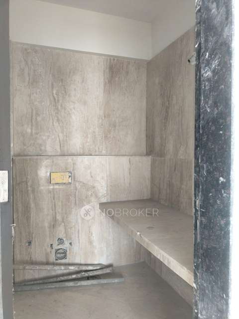 2 BHK Flat In Ashwin Sheth 72 West For Sale  In Andheri West 