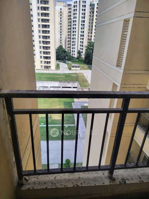 2 BHK Flat In Jaypee Kosmos For Sale  In Sector 134