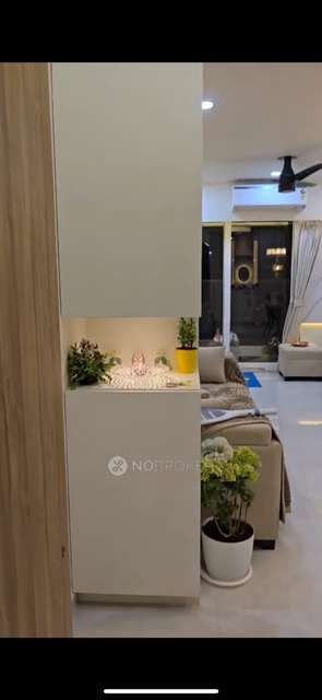 2 BHK Flat In Vaibhavlaxmi Address 51, Bandra East For Sale  In Bandra East