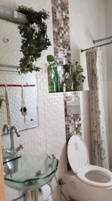 3 BHK Flat In B-1 For Sale  In Vasant Kunj