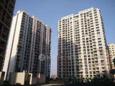 PG for Anyone in Majestic Towers, Crossings Republik, Ghaziabad, Uttar Pradesh 201016, India