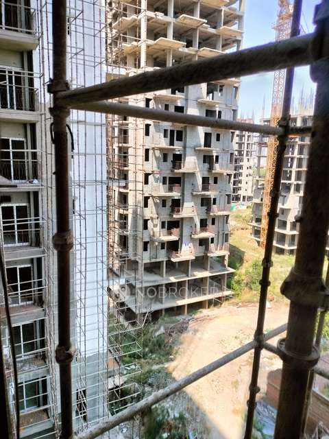 3 BHK Flat In Antriksh Golf Links for Rent  In Sector 1