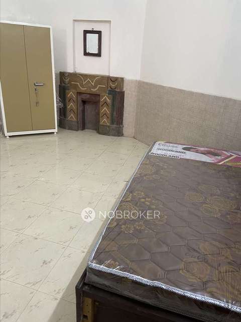Shared Room for Female In 1 RK  In Karol Bagh