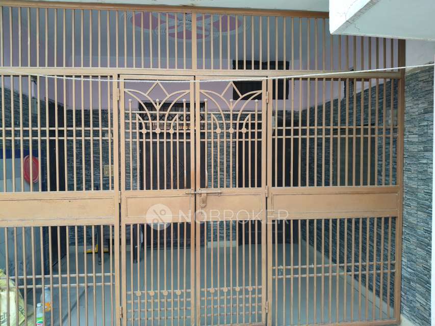 1 RK House for Rent  In Model Town