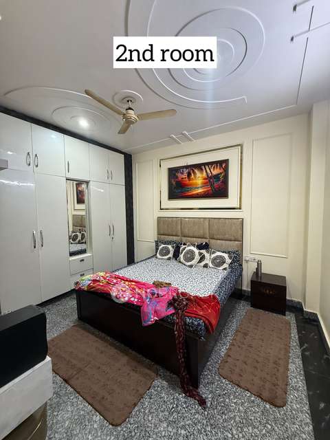 2 BHK House for Rent  In Madanpuri, Sector 7
