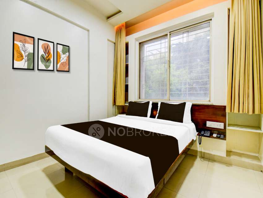 PG for Anyone in Hotel Woods Regency