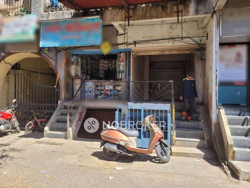 Shop in Guruwar Peth, Pune for sale 