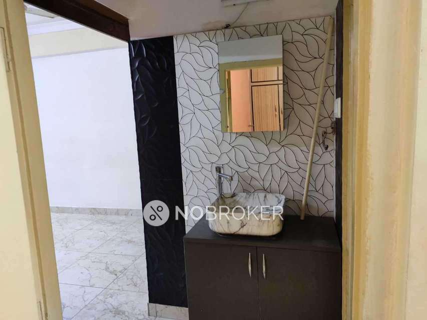 2 BHK Flat In Gandhi Estates, Block %27a%27 For Sale  In Serilingampally