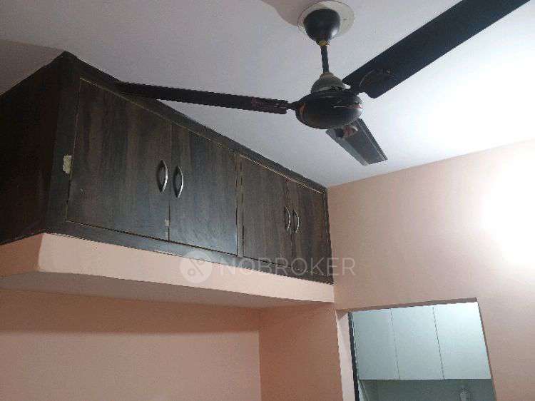 1 RK Flat In Hari Niwas  for Rent  In Csc - 9, Opp. F-26 Pocket, Sector 7, Naharpur Village, Rohini, Delhi, 110085, India