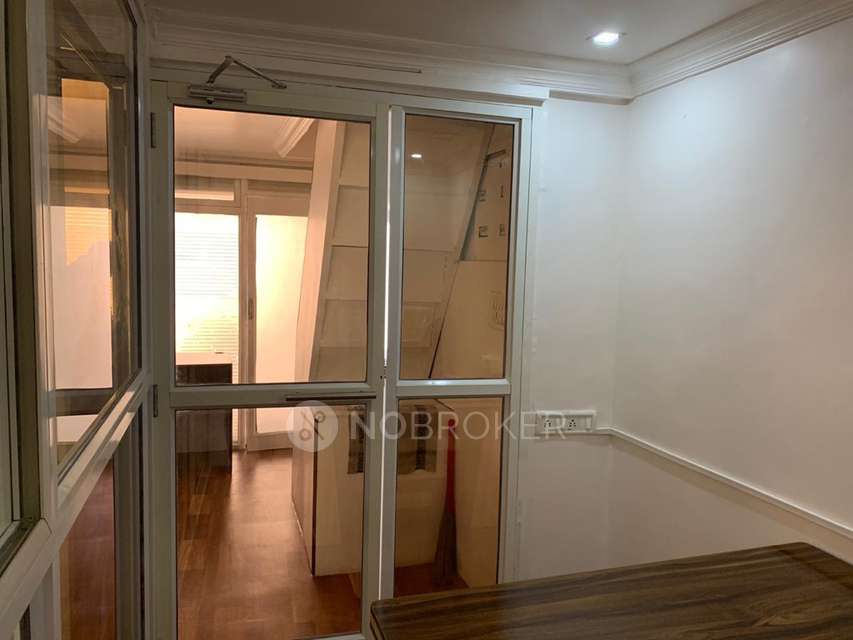 Office Space in Vashi Railway Station, Mumbai for Rent 