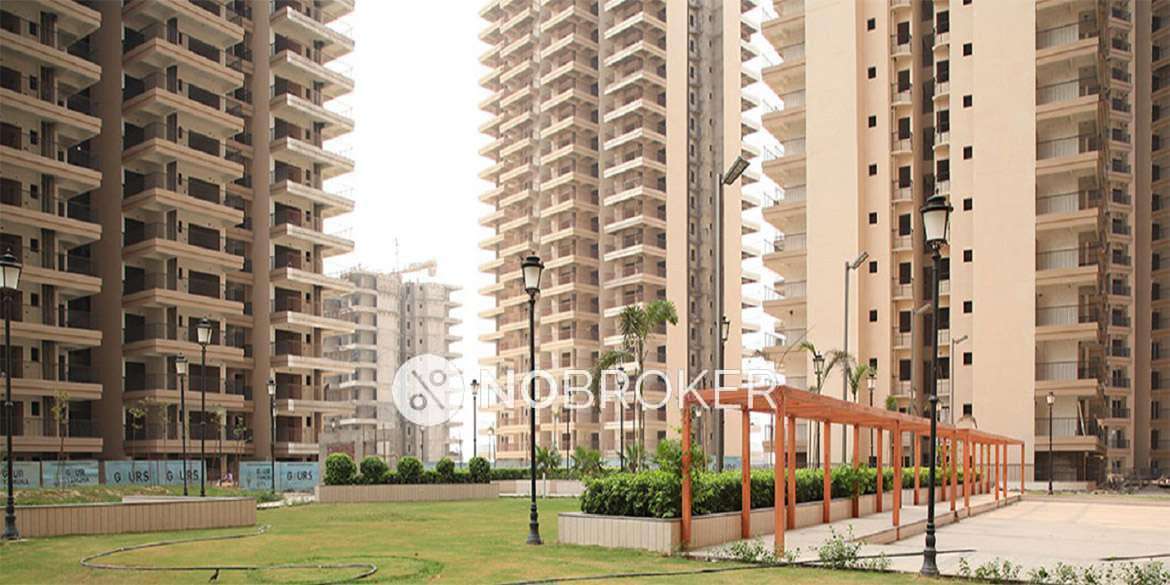 3 BHK Flat In 16th Park View for Rent  In Gaur Yamuna City