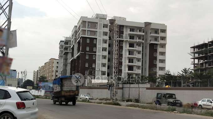 Single Room for Male In 3 BHK  In Trishala Infra - Saffron Sanathan In Nallagandla