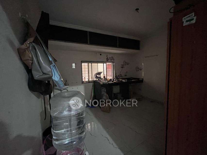 Shared Room for Female In 1 RK  In Yashwant Nagar