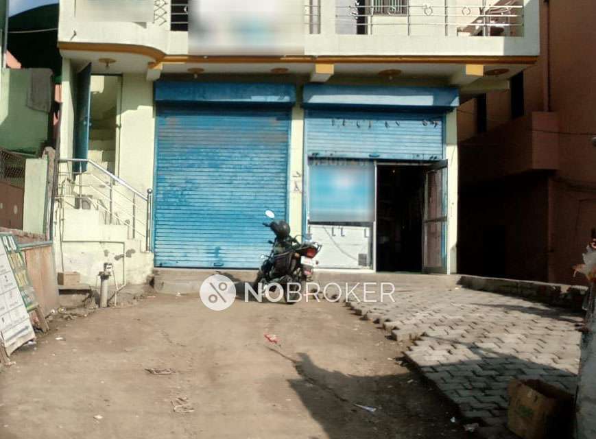 Shop in Dhoom Manikpur, Greater Noida for Rent 