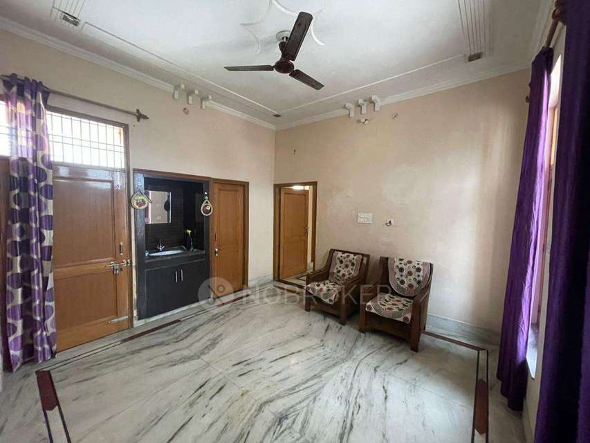 1 BHK House for Rent  In Sector 2