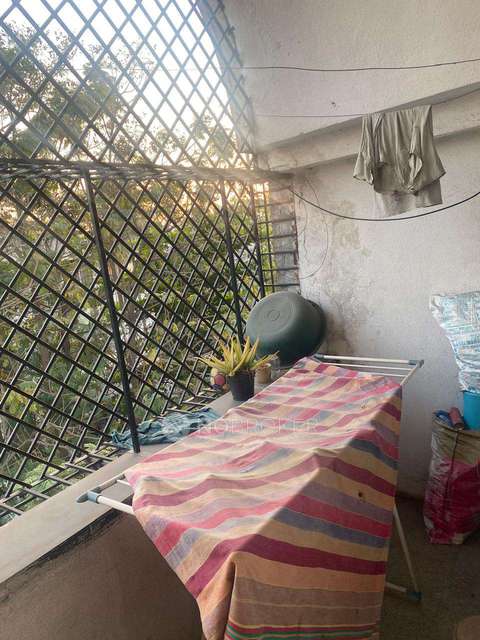 1 BHK Flat In Mantri Niketan Building for Rent  In Dapodi