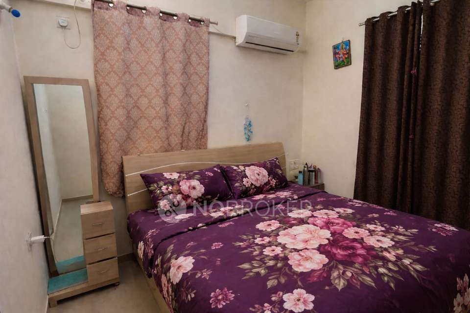 Shared Room for Female In 3 BHK  In Atlanta Society In  Wakad, Pune