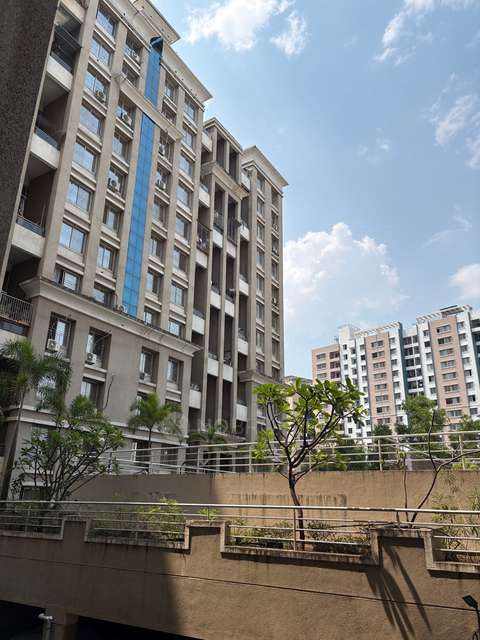 Shared Room for Female In 3 BHK  In Atlanta Society In  Wakad, Pune