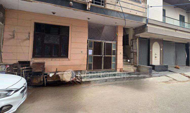 3 BHK Flat In Sant Nirankari Colony Rwa For Sale  In Mukherjee Nagar