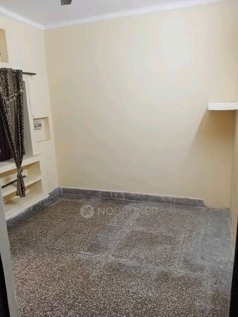 1 RK House for Rent  In Sector 11