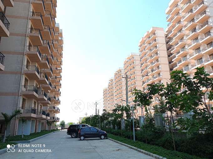 2 BHK Flat In Pareena Laxmi Apartments For Sale  In Sector-99a