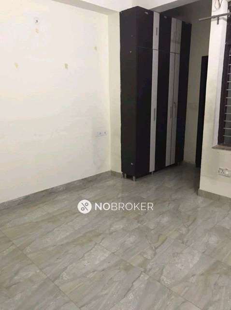 1 RK House for Rent  In Sector 52