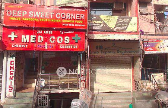 Showroom in New Friends Colony, Delhi for Rent 