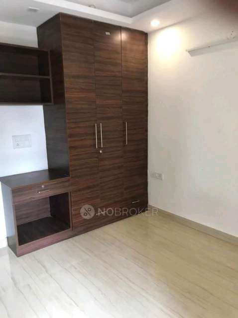 Single Room for Male In 3 BHK  In Sector 24