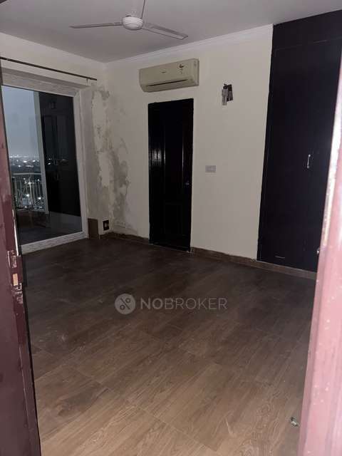 Single Room for Female In 3 BHK  In Jmd Gardens In Jmd Gardens