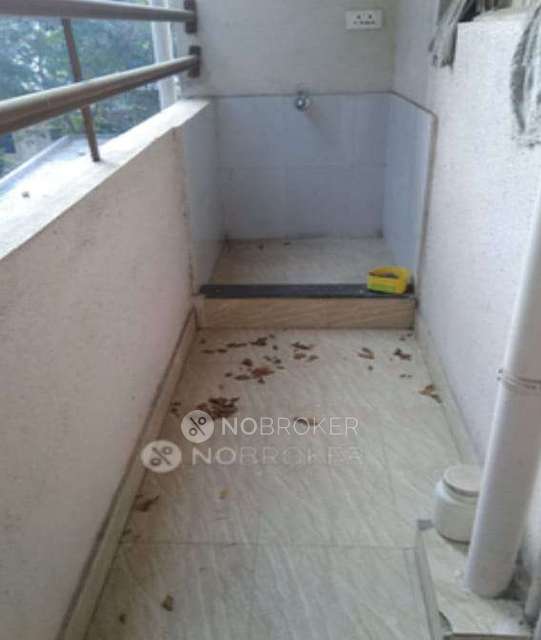 Single Room for Female In 2 BHK  In Hadapsar