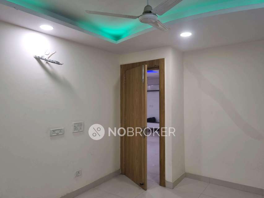 3 BHK Flat In Apartment For Sale  In Razapur Khurd