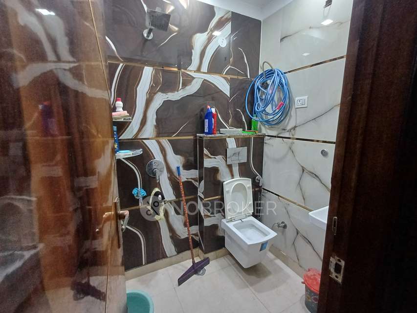 2 BHK Flat In Standalone For Sale  In Uttam Nagar West