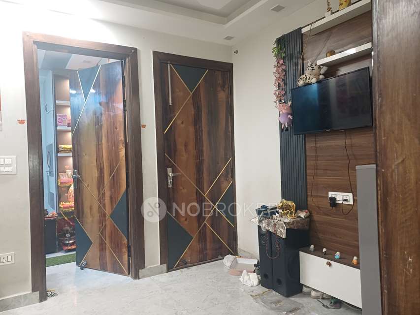 2 BHK Flat In Standalone For Sale  In Uttam Nagar West
