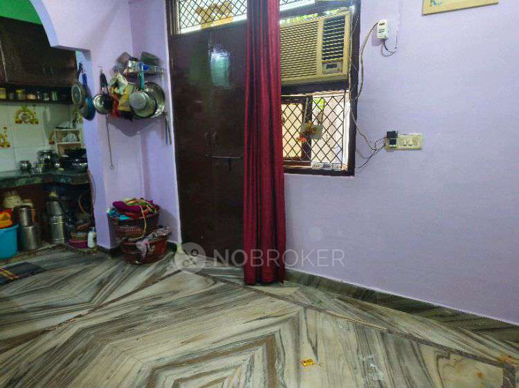 2 BHK Flat In Tyagi Niwas For Sale  In Shahdara