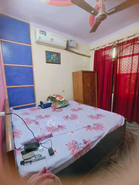 2 BHK Flat In Tyagi Niwas For Sale  In Shahdara