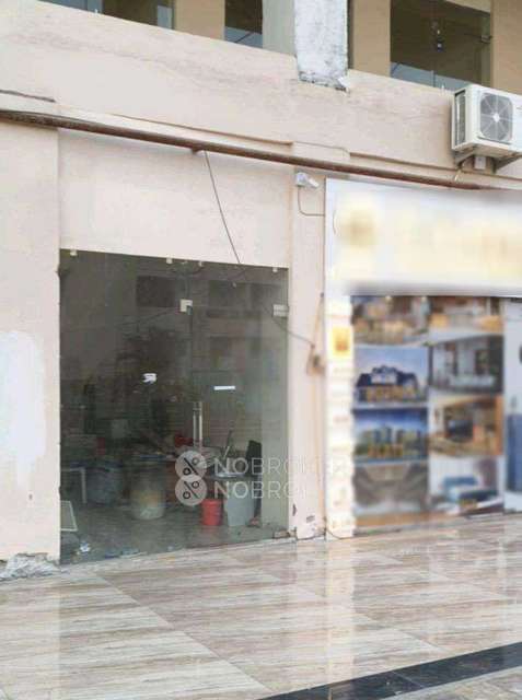 Shop in Metro Station Delta 1, Greater_noida for sale 