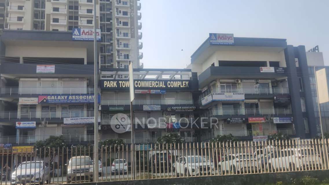 Shop in Park Town Commercial Complex Phase 3(block C), Ghaziabad for sale 
