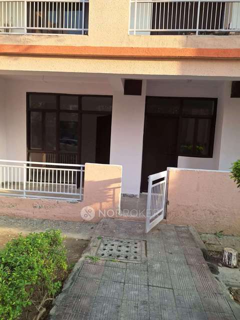 4 BHK Flat In Royal Apartments, Sigma-iv Greater Noida For Sale  In Royal Apartment, Sigma Iv, Greater Noida, Uttar Pradesh, India