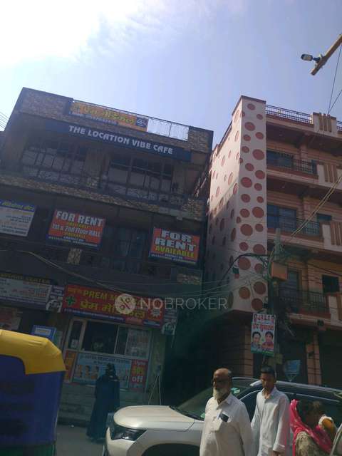 Commercial Property in Chowk , Delhi for Rent 