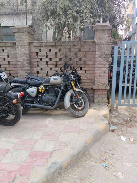 Office Space in Sainik Farm, Delhi for Rent 