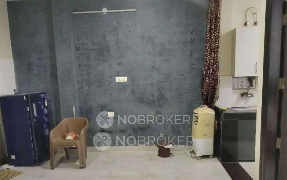 Shared Room for Female In 1 BHK  In Mirsa Vali Clonsi In Sector 12 