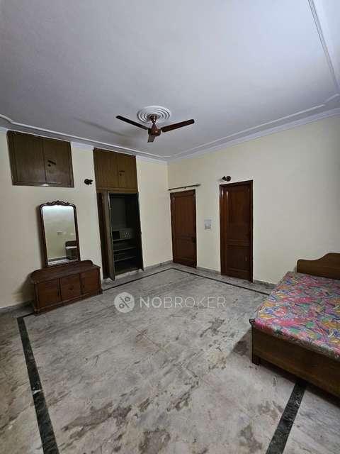 1 BHK House for Rent  In Sector 40