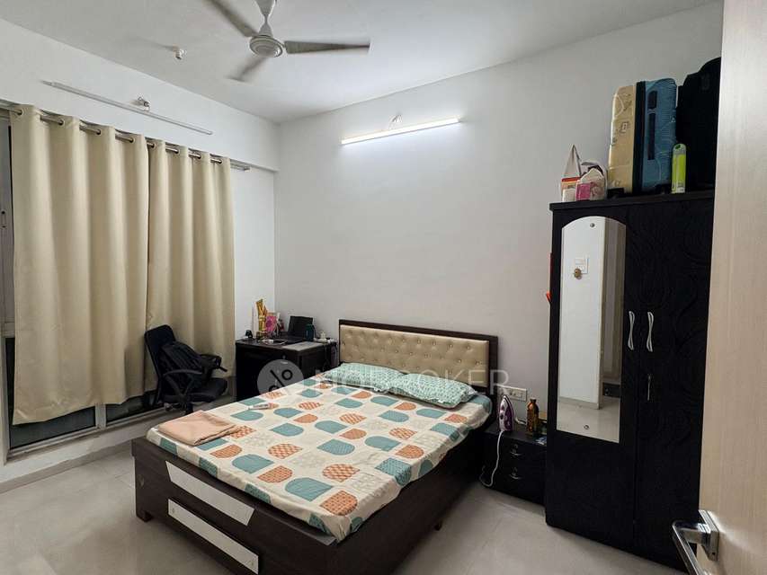 Single Room for Male In 2 BHK  In Apartment In Ghatkopar East