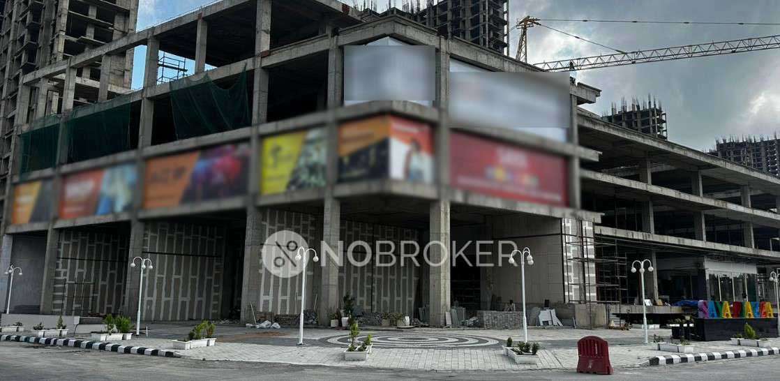 Shop in Sector 131, Noida for sale 