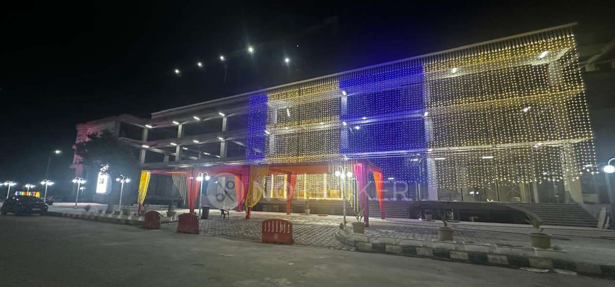 Shop in Sector 131, Noida for sale 