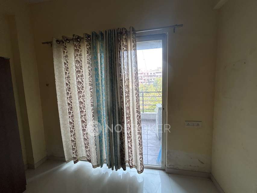 Single Room for Female In 2 BHK In Serenity Co-operative Housing Society Nighade Nagar In Nigade Nagar, Ghorpadi