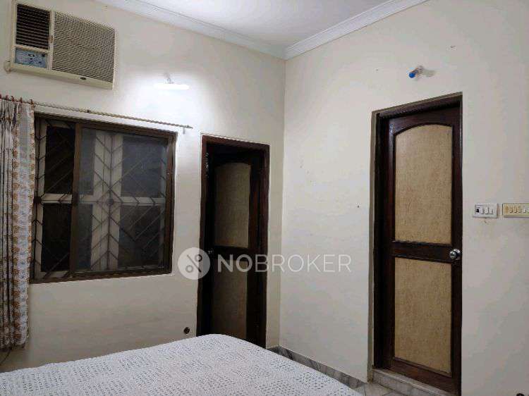Single Room for Female In 3 BHK  In Cj Residency In Ramgopalpet